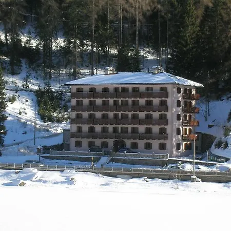 Regina Dolomitissime Alleghe